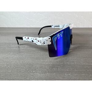 Pit Viper The Absolute Freedom/ Merika Original 2.0 Polarized Sunglasses- EUC